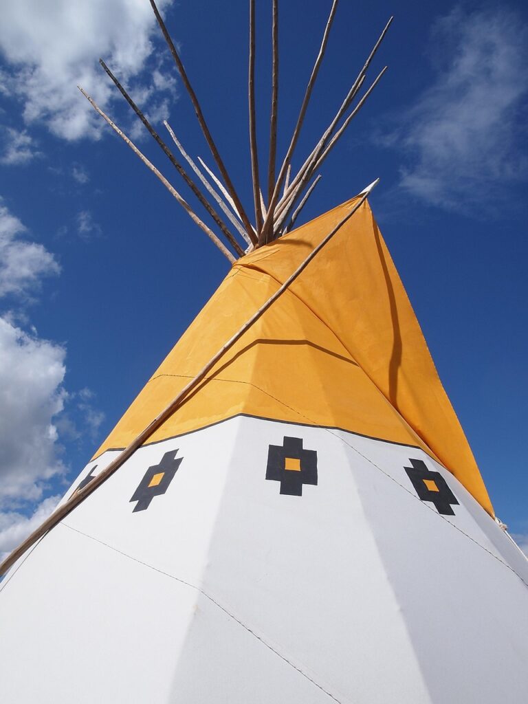 g7c7cca58c804e4a429769c5b1ee4c61a2eaec759245f8575d146fae778128c396d72157aa695ee0c2a2b1a69c70e112aad192db9c2536ba474d0f6df5b09e0a9_1280-6848908 tent, camping, adventure, outdoor, nature, trail, native american, native, usa, america, teepee, tent, native american, native american, native american, native american, native american, teepee